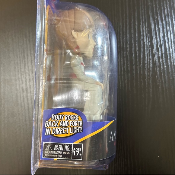 Annabelle NECA Body Knockers - Picture 5 of 8